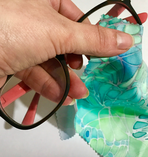 Green butterfly practical and beautiful screen cleaning cloth for phone, tech pad, computer, plus glasses, sunglasses and camera lenses