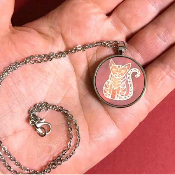 Ginger Cat Pendant - Grinning Tabby Cat Necklace - Affordable gift