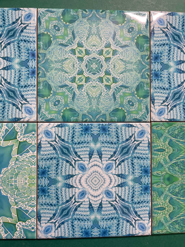 Mixed set of 14 green turtle and spiral shells tiles